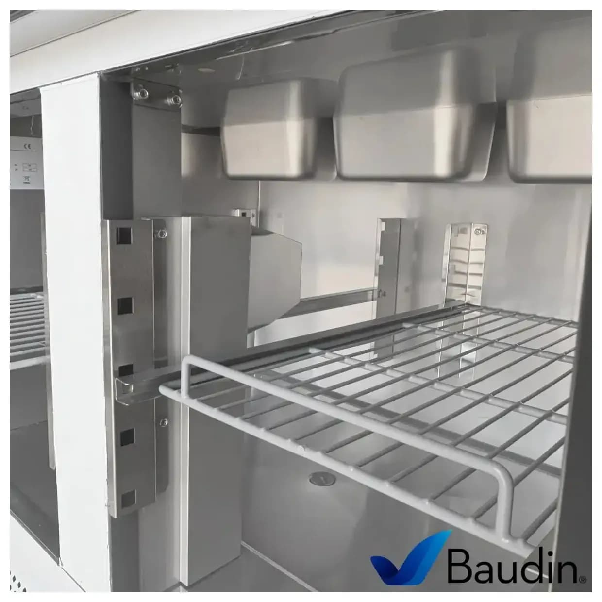 Bajo Mostrador Refrigerado con Topinera de acero inoxidable 90 cm ancho 2 puertas comercial 3 cubas con frio marca Kuma PS900