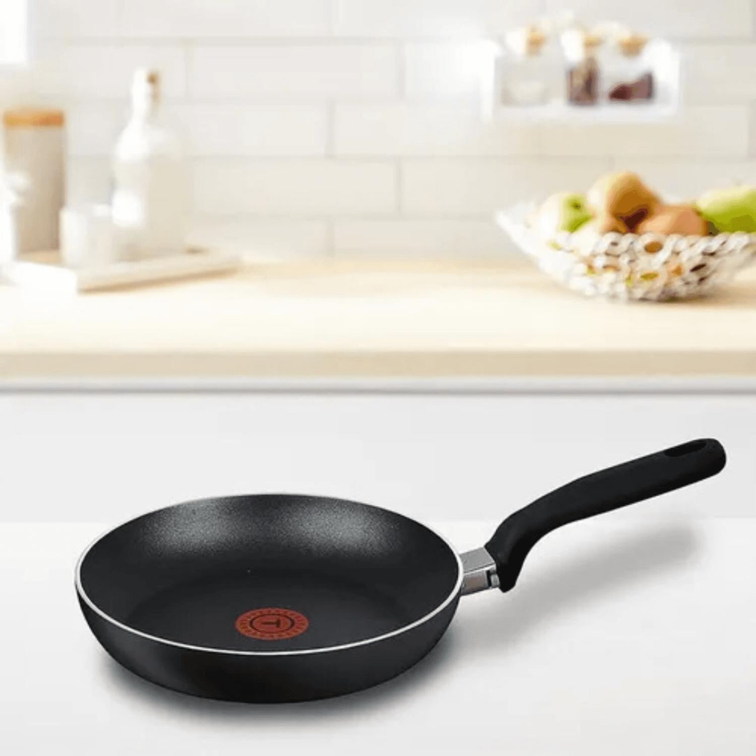 Sartén Tefal Vital de 30 cm sobre una mesada