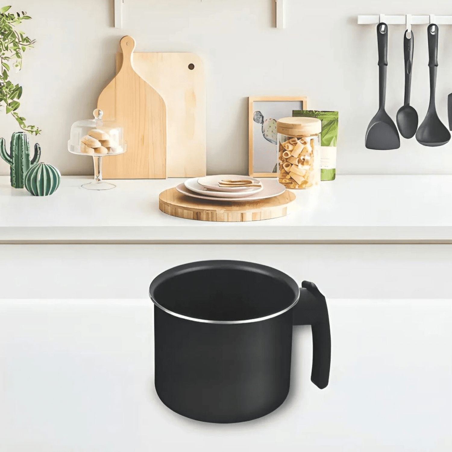 Jarro hervidor Tefal sobre una mesada de cocina