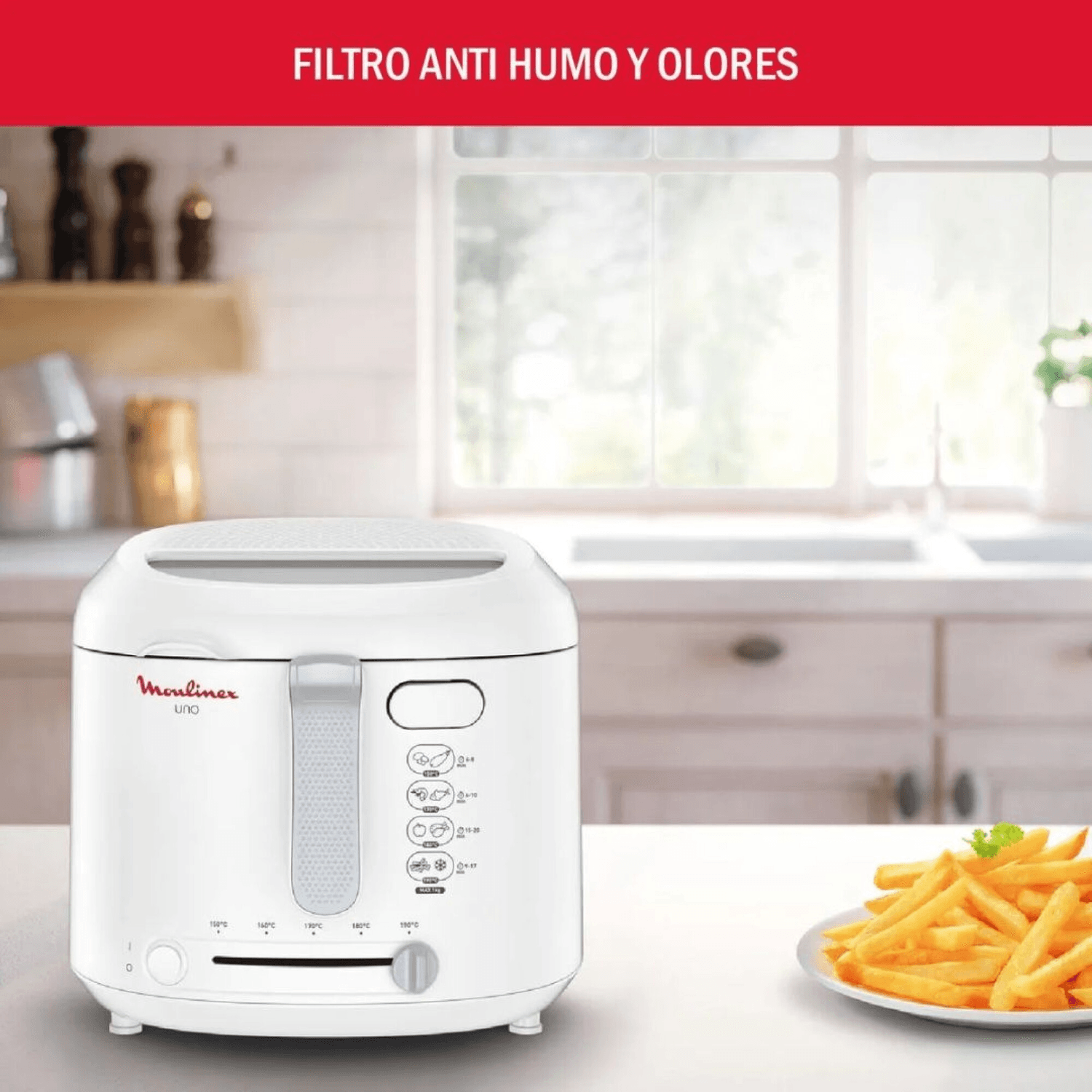 Freidora Moulinex Uno M AF203158 junto a un plato de papas fritas