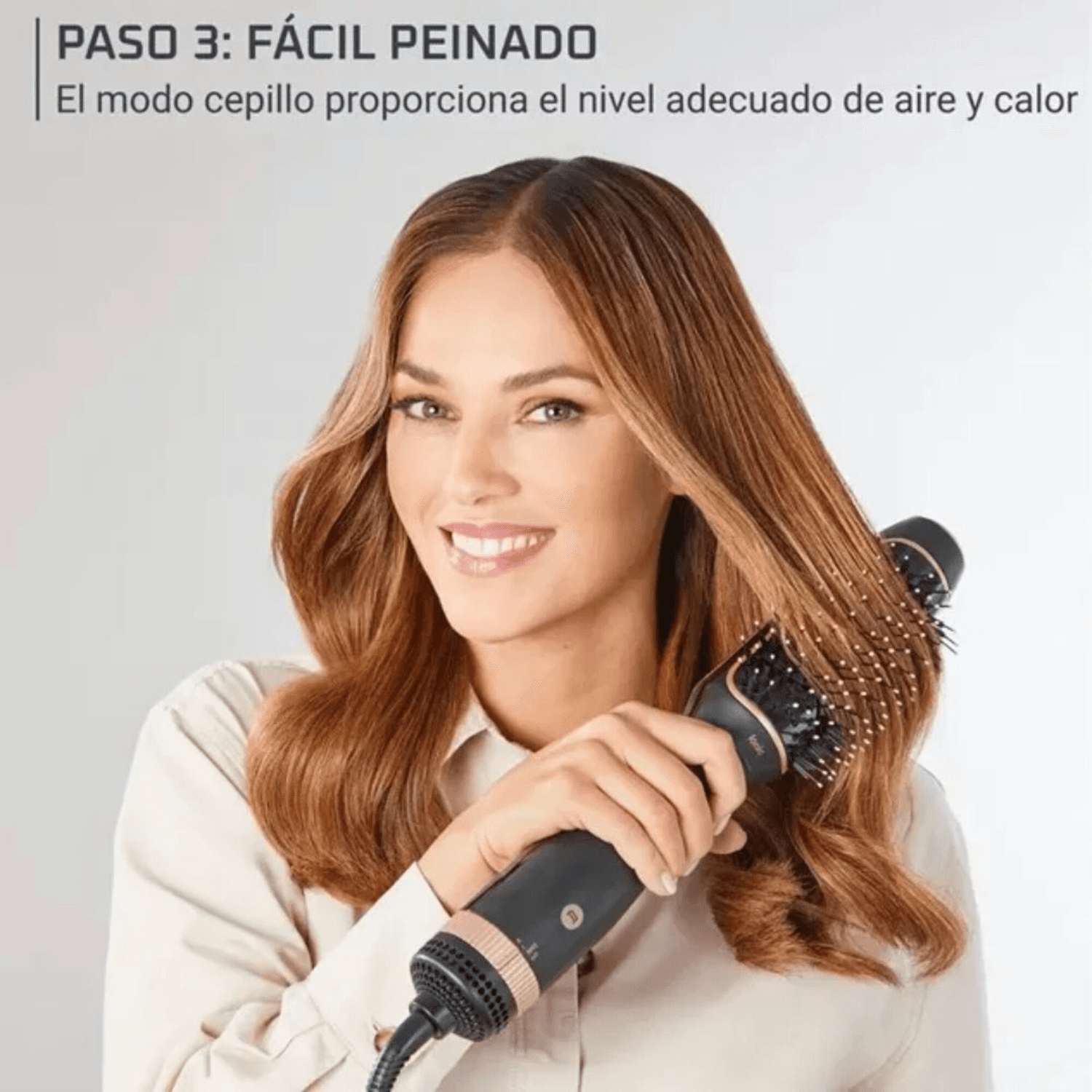 Cepillo de aire caliente Rowenta CF9840F0 en uso