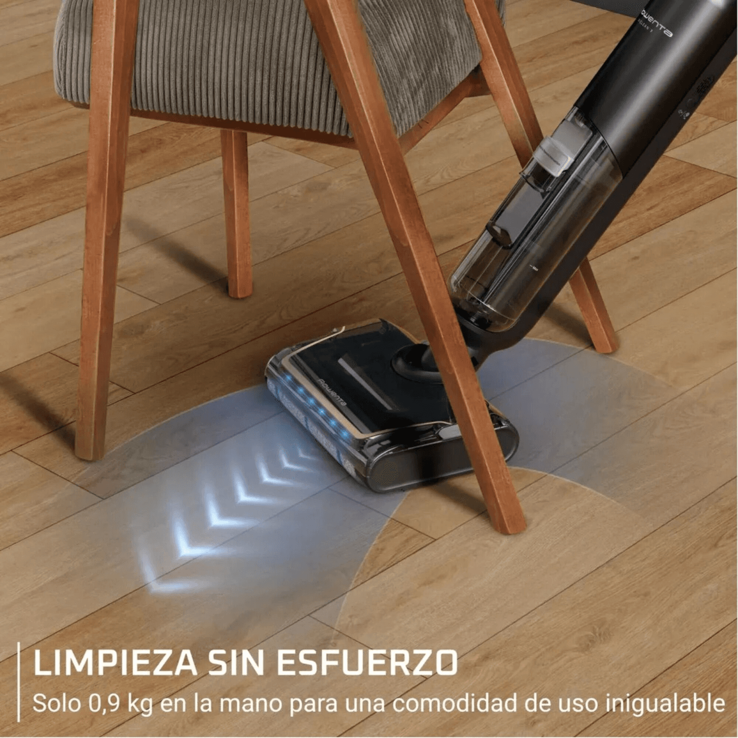 Rowenta X-Clean 7 GZ5736E0 limpiando debajo de una silla