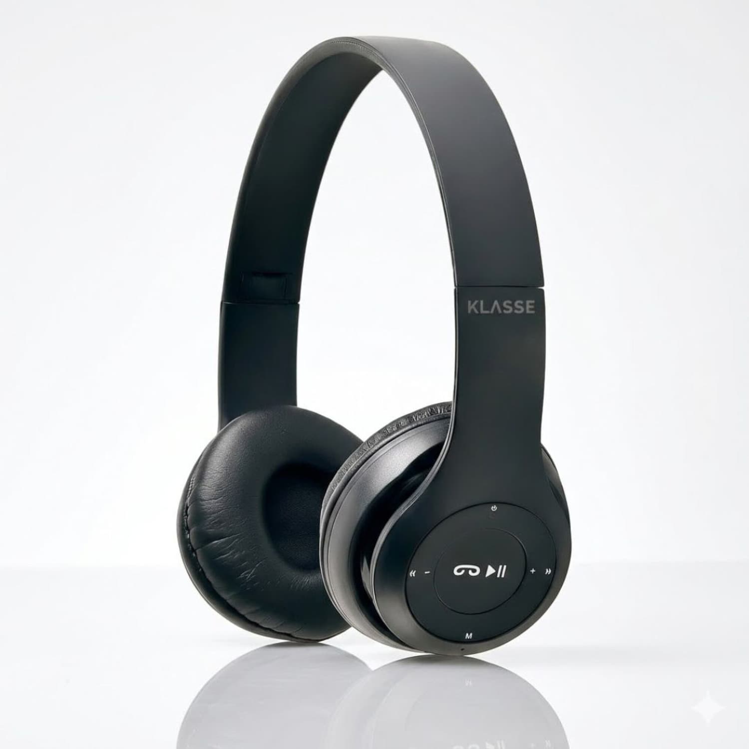 Auriculares on ear Klasse KS2300 negros sobre fondo claro