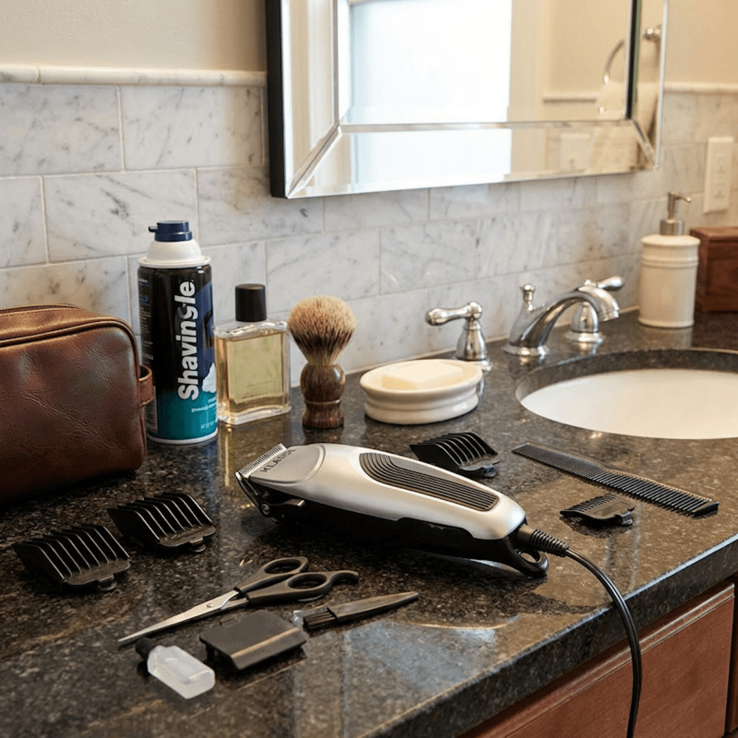Cortadora de cabello Klasse KS3200 en un baño