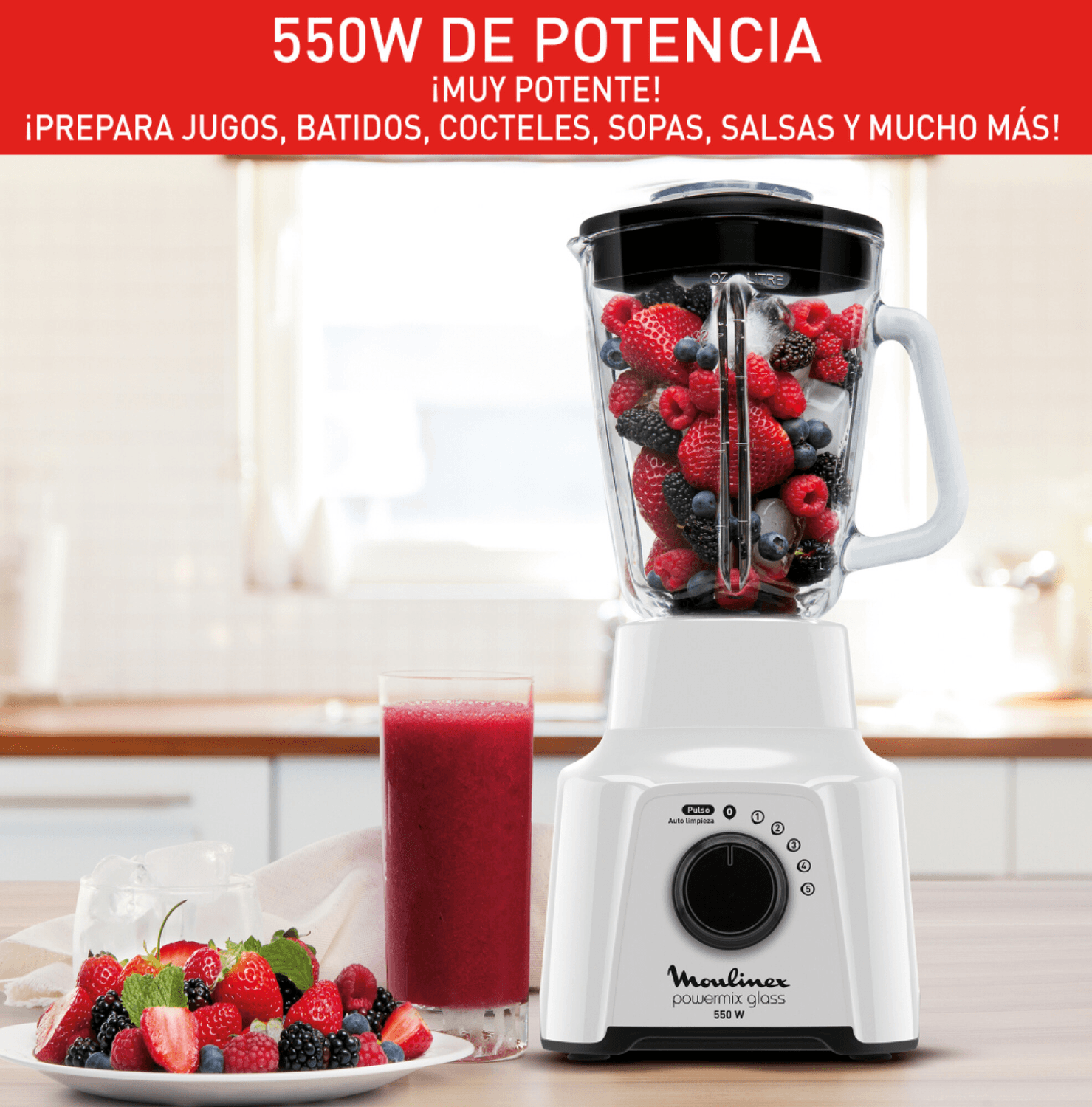 Licuadora Moulinex Powermix LM2891VO blanca junto a un vaso de batido