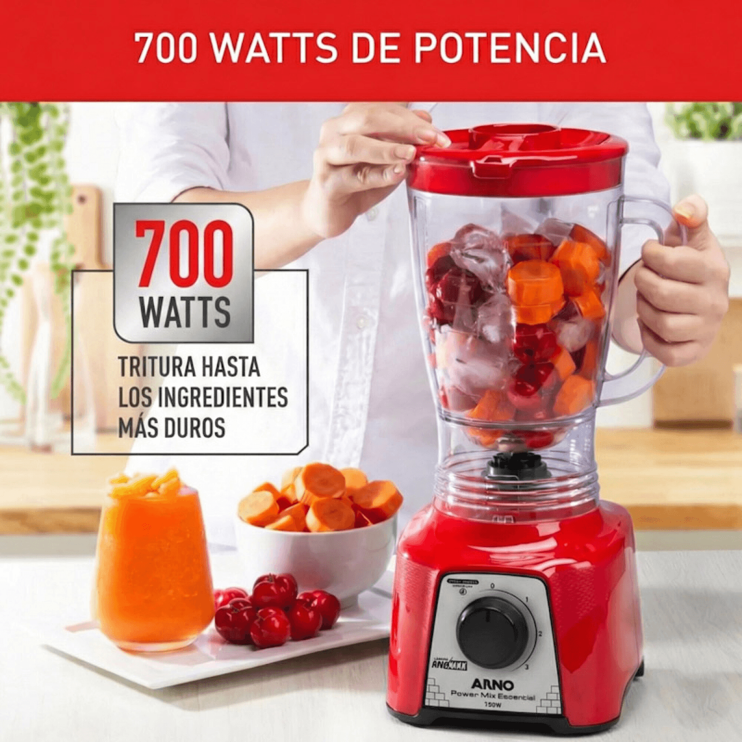 Licuadora roja Arno Power Max LN3115B2 con hielo y frutas