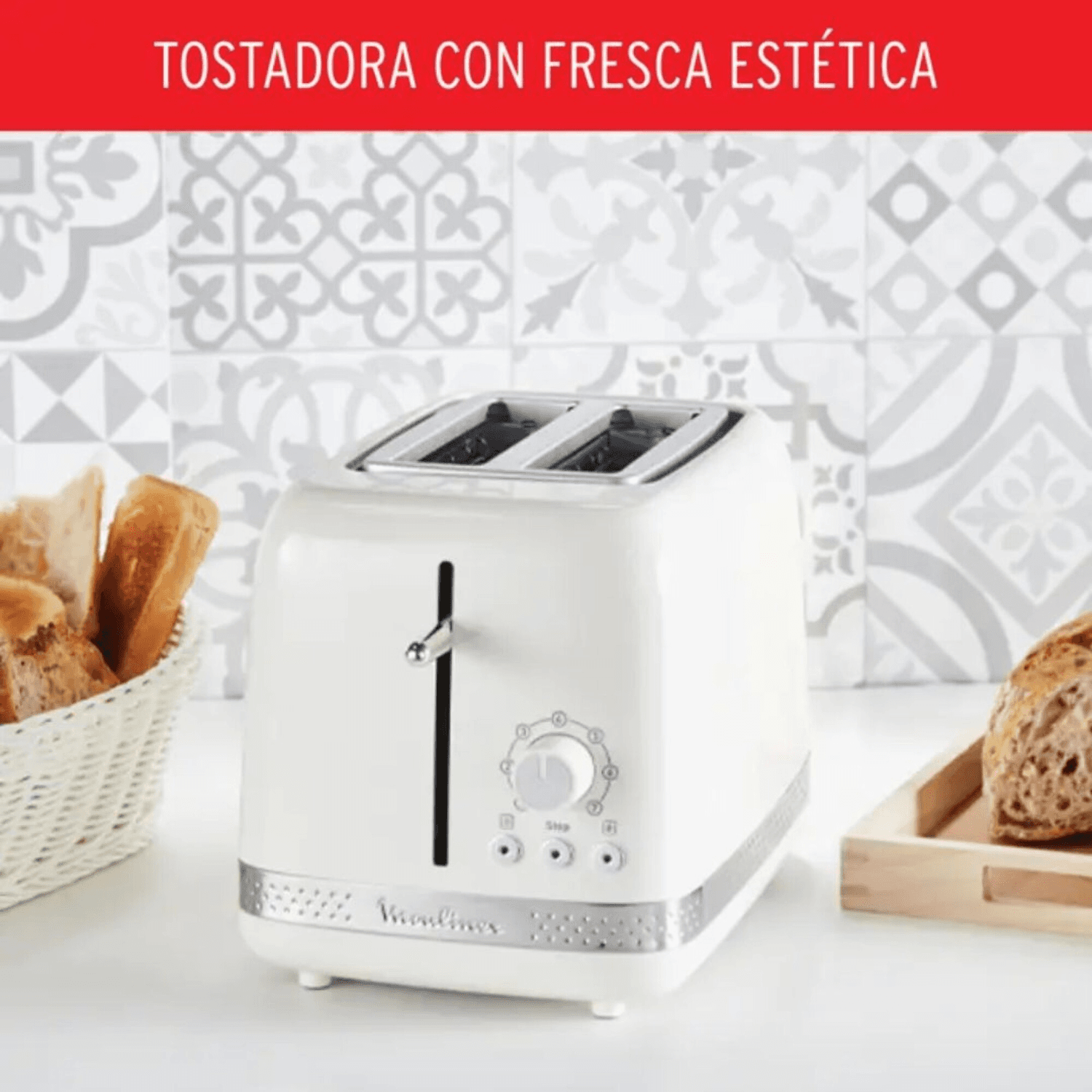 Tostadora Moulinex Soleil LT300A10 sobre la mesada con pan
