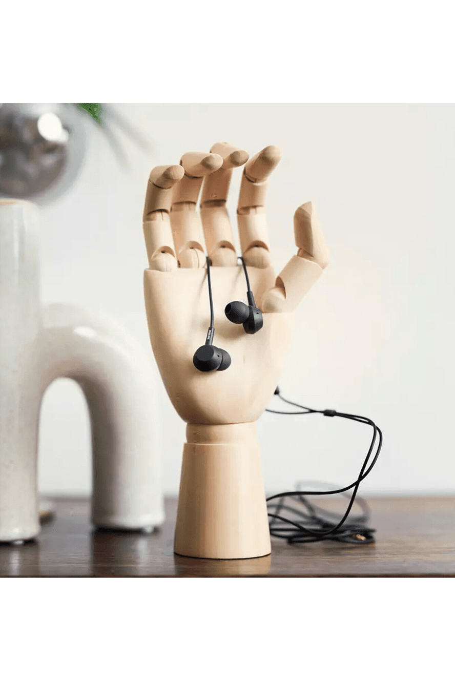 Auriculares Philips TAE4105BK/00 en una imagen de ambiente