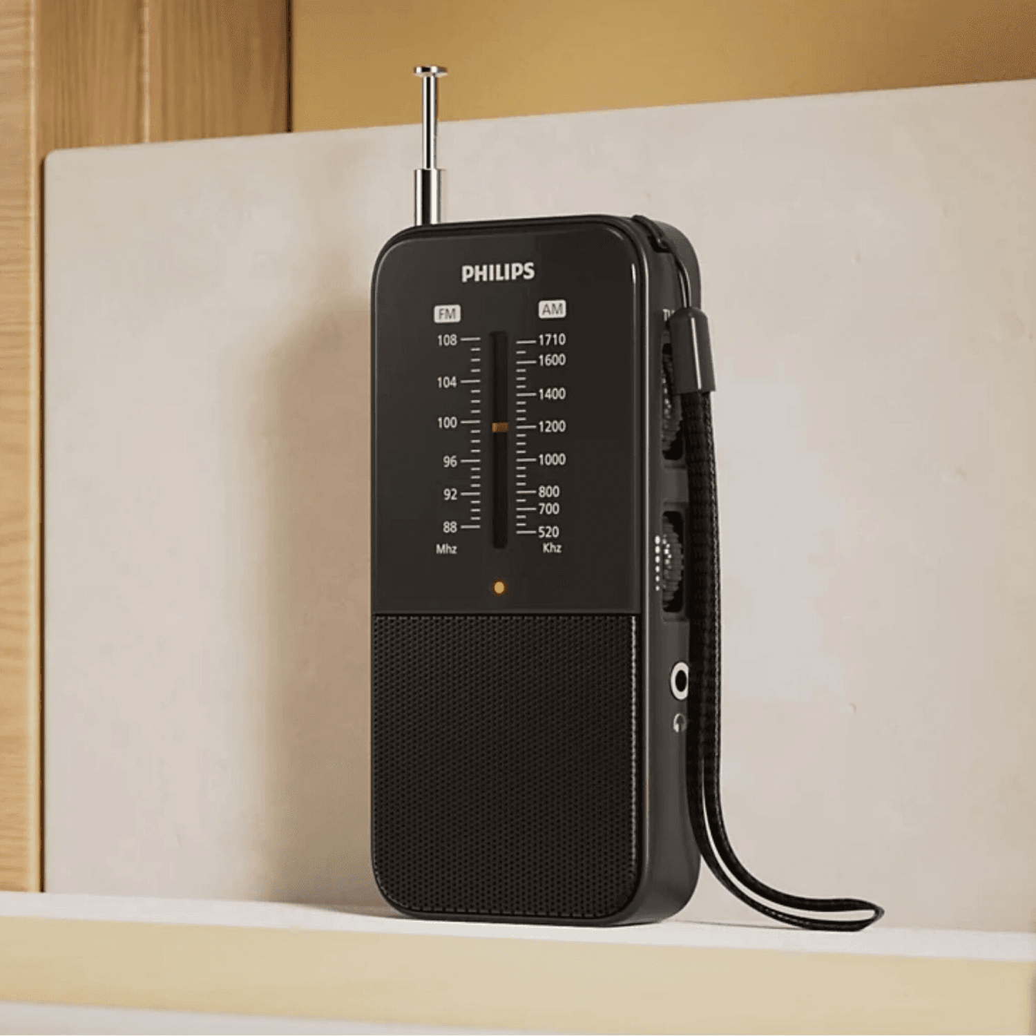 Radio Philips TAR1509/00 sobre un estante