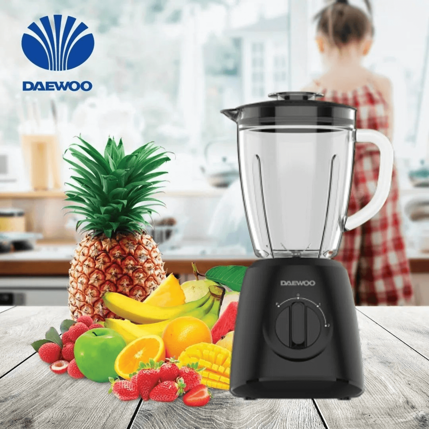 Licuadora Daewoo TB9322 junto a frutas
