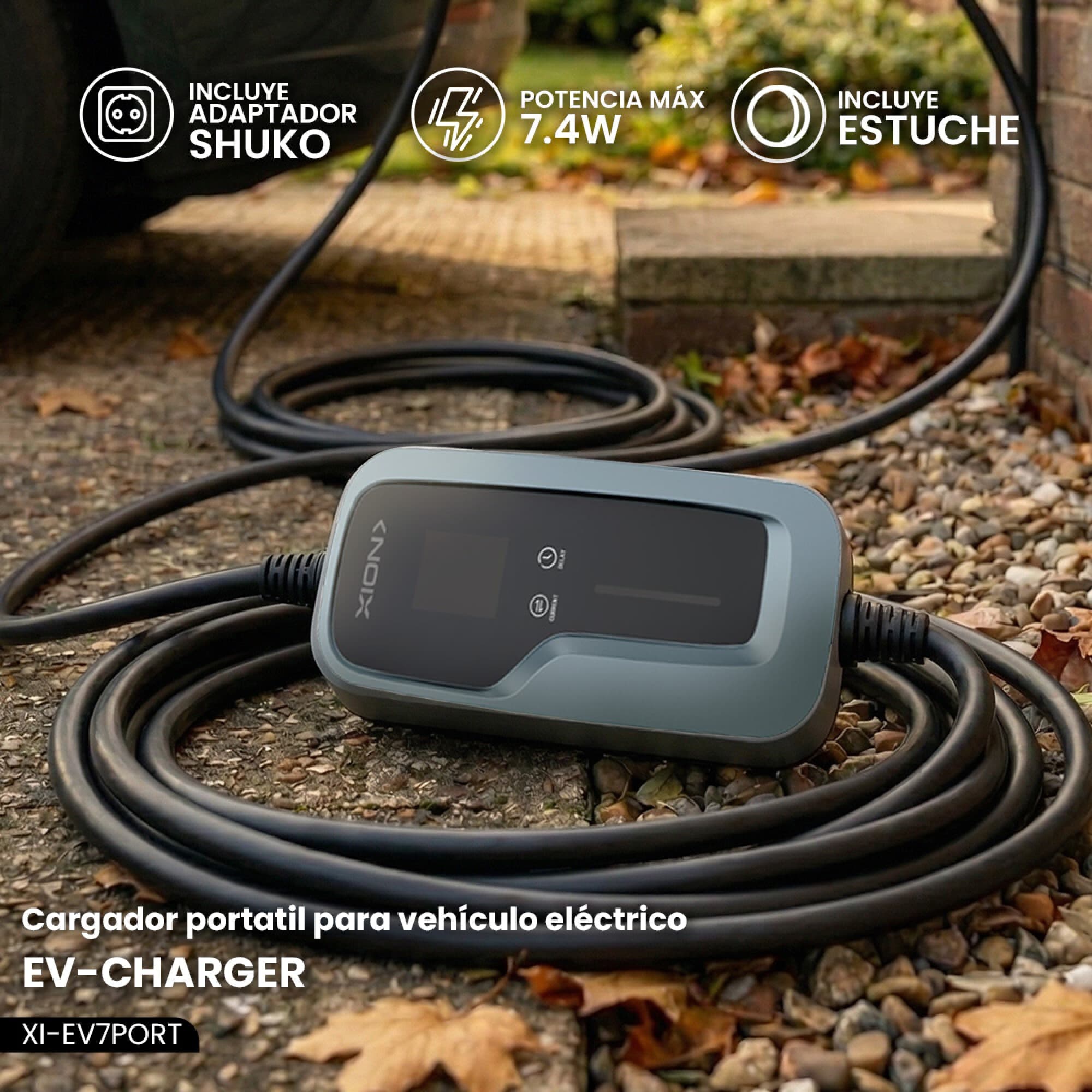 Cargador portátil XION EV-Charger conectado a un auto eléctrico