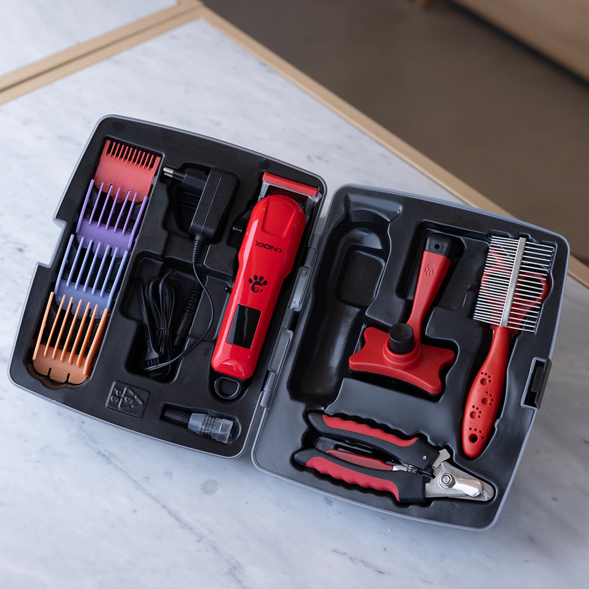 Kit XION XI-HAIRPETKIT con cortadora, peines y accesorios