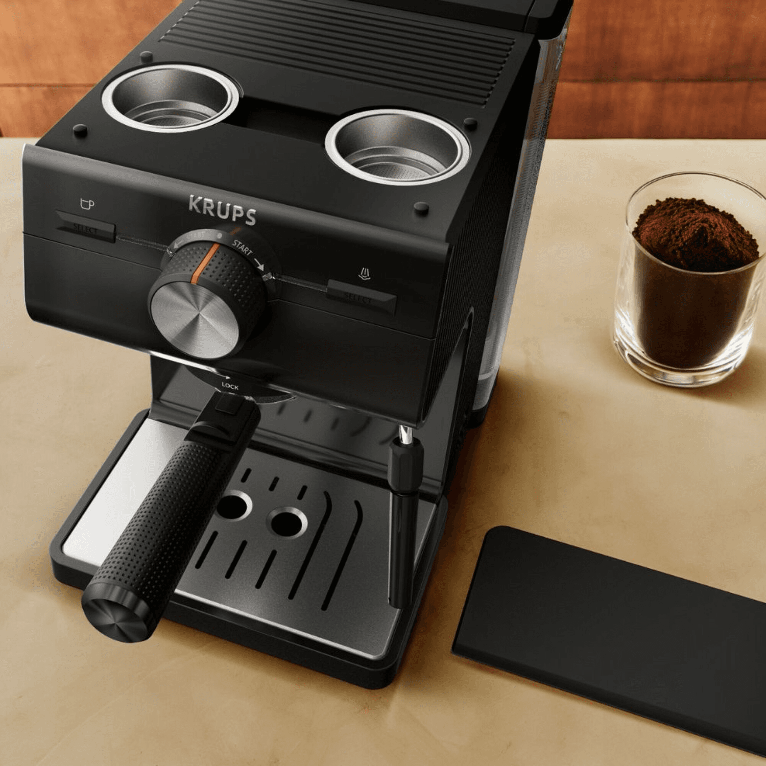 Tapa de la cafetera Krups XP381810 con almacenamiento para filtros