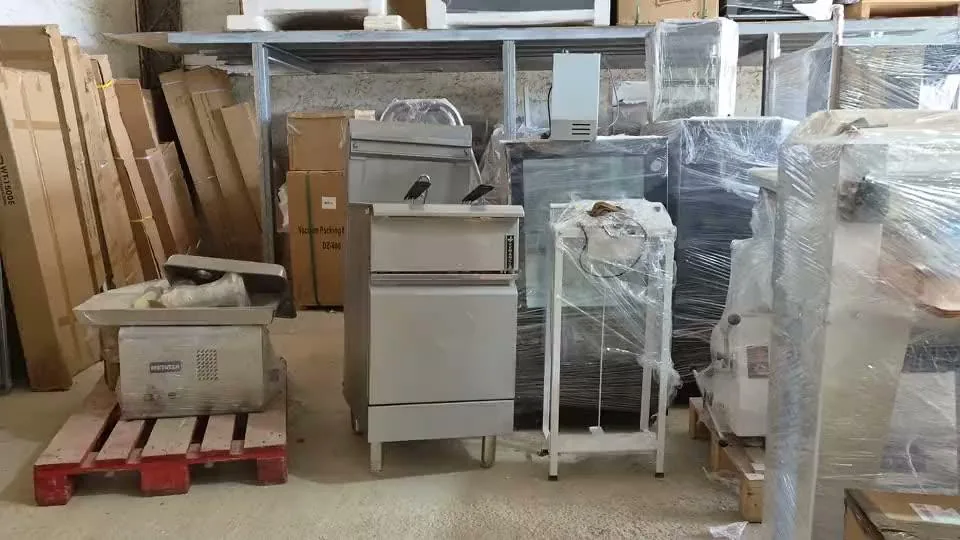 Equipos seminuevos en el depósito de Baudin, listos para volver a trabajar