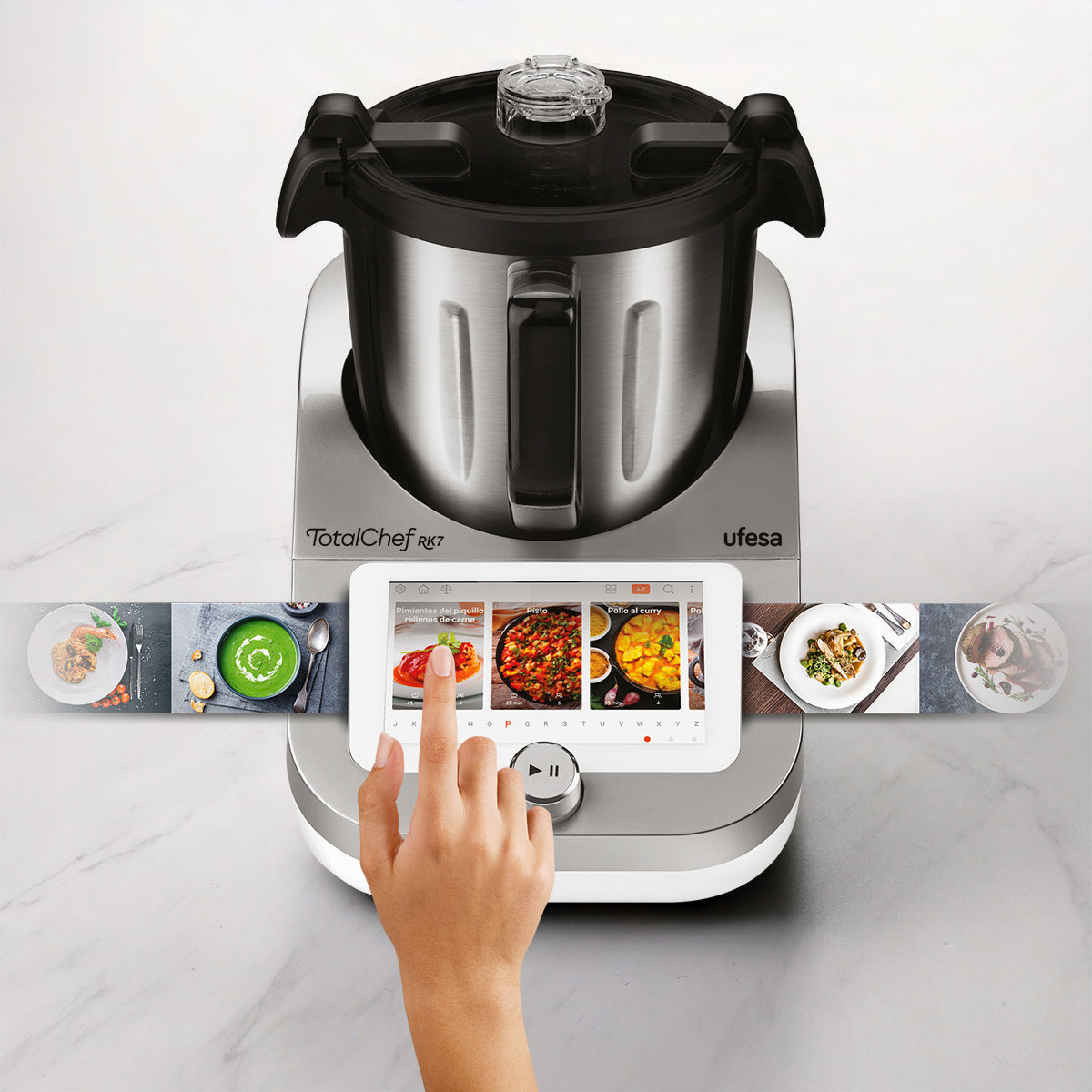 Pantalla táctil 7 pulgadas del Ufesa TotalChef RK7 mostrando recetas guiadas paso a paso