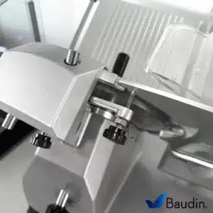 Cortadora de Fiambre 30 cm Kuma HBS-300A Detalles de afilador y tornillo de sujesion de bandeja