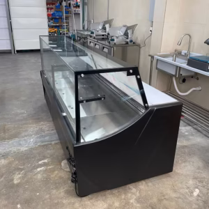 Vitrina-Refrigerada-Carnicera-Jameco-Modelo-LK-Vidrio-Recto-Baudin-Real2.avif