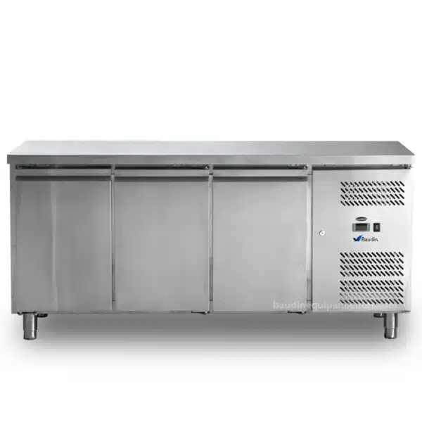 bajo mostrador Refrigerado 3 puertas Kuma GN3100 TN Vista Frontal