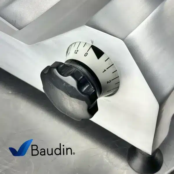 Cortadora-de-Fiambre-35cm-InnovaCook-SS-350E-Detalle-Apertura-de-corte