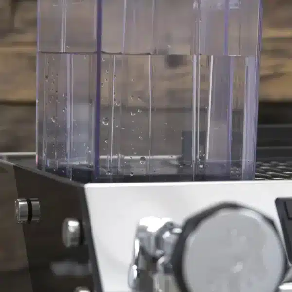 Cafetera Espresso Crem One 1B Dual con PID Detalle tanque de agua