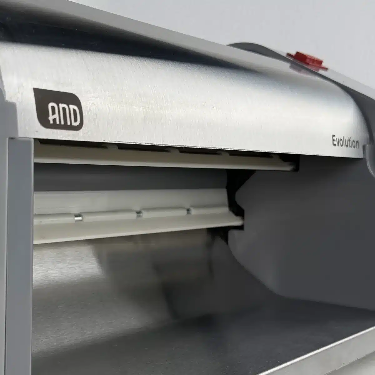 Sobadora electrica de mesa 39 cm Anti Adherente Anodilar Evolution Detalle Salida Masa