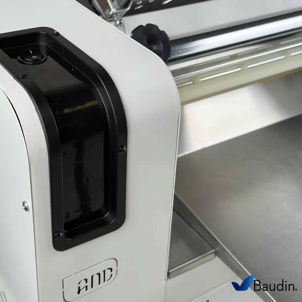 Sobadora Electrica Industrial de mesa 37 cm boton de encendido