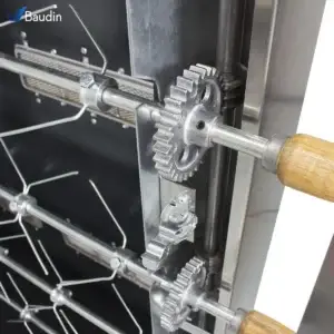 Spiedo a gas para 30 Pollos Venancio SFG3 Detalle Espadas Pinchos Engranaje