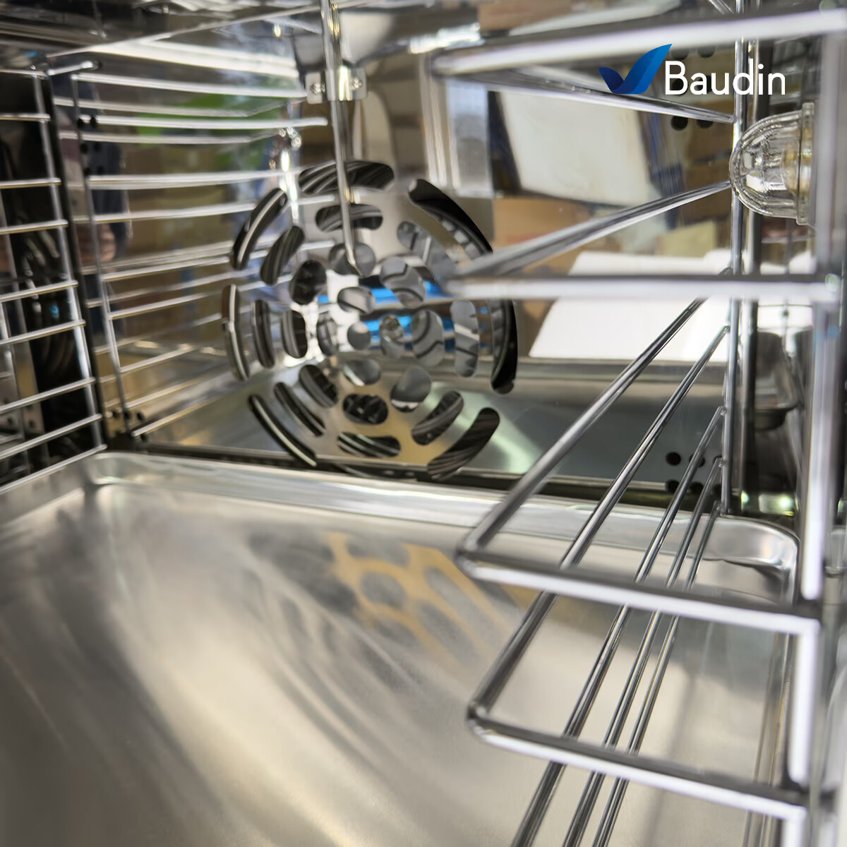 Horno Convector Electrico Kuma HEO-08 Interior