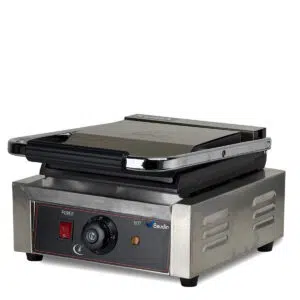 Sandwichera Lisa Simple Electrica Profesional Kuma HEG-811B Cerrada