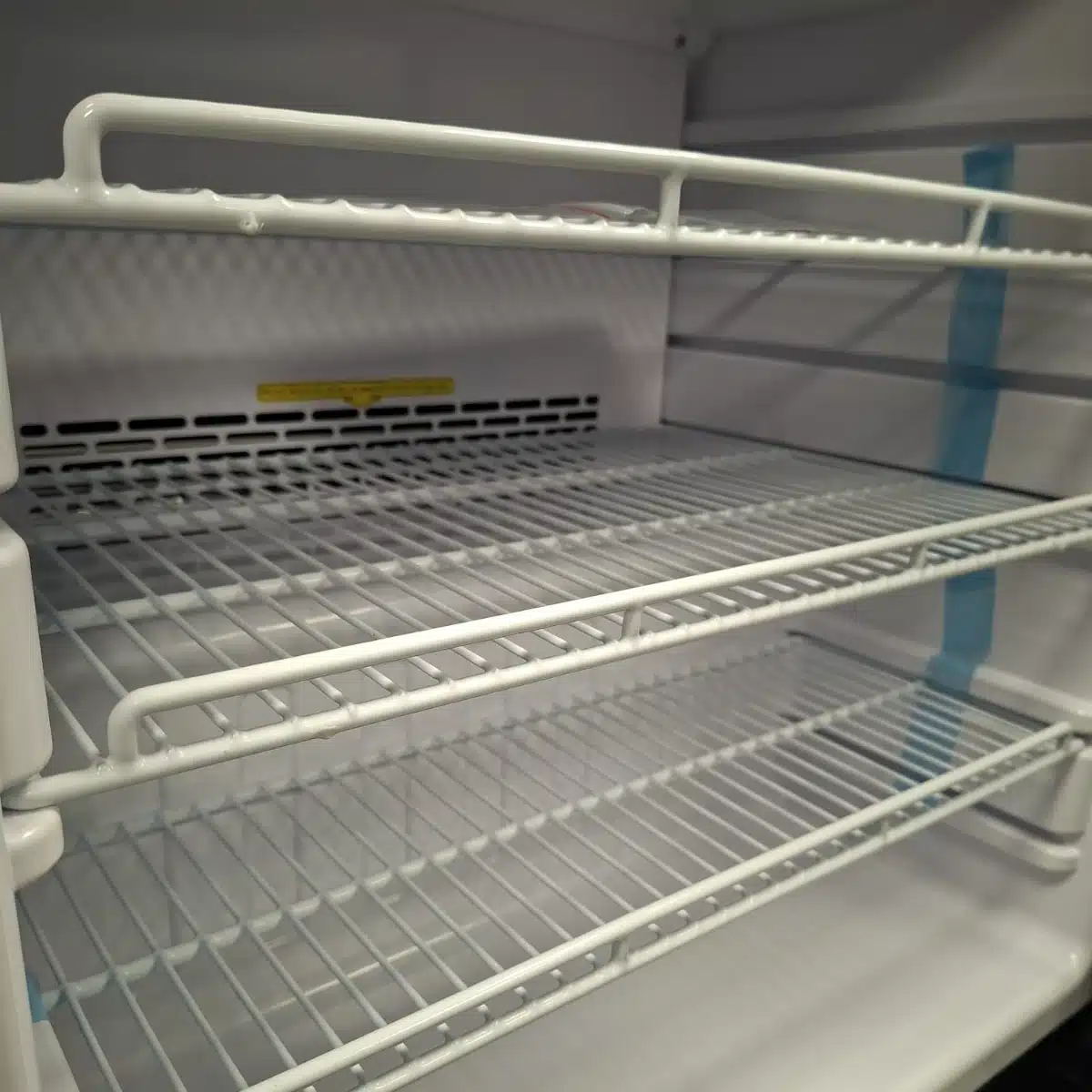 Freezer Vertical 84 Litros Kuma DL-99 Interior