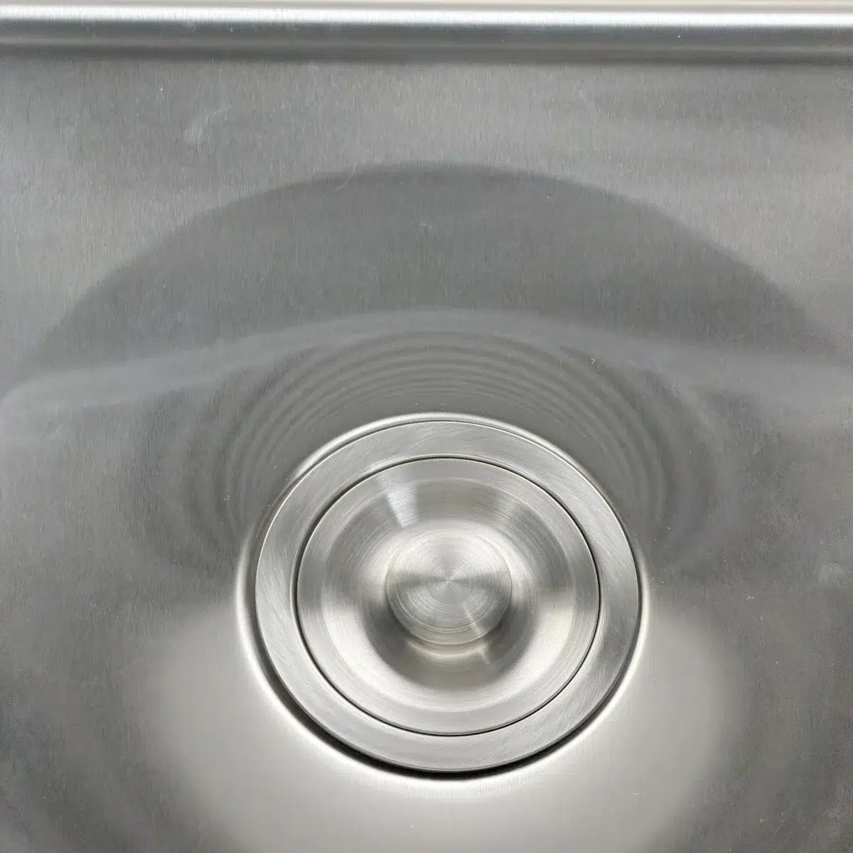 Pileton-Simple-70x60x85-cm-Acero-Inoxidable-con-Zocalo-y-Estante-Jameco-VENELP-70